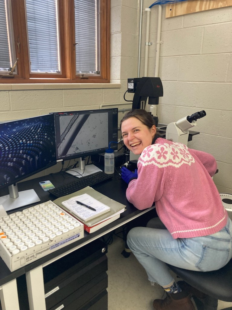 Rachel Drobnak in lab.png